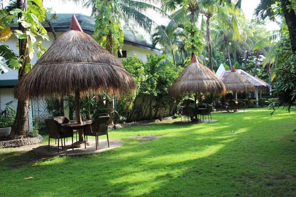 Tonglen Beach Resort Balabag  Exterior foto